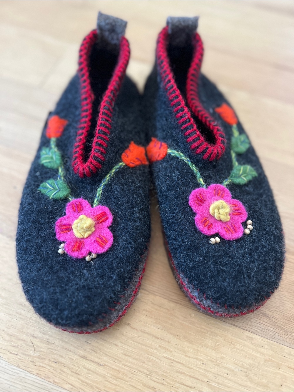 Giesswein Women's Wool Felt Slip-On Slippers Floral Embroidered Gray EU 38